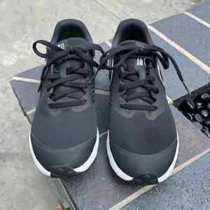 Nike Star Runners Size 3.5Y